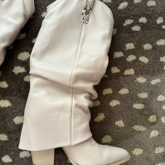 Steve Madden white Lassy cowboy boots 7 - Picture 2 of 11